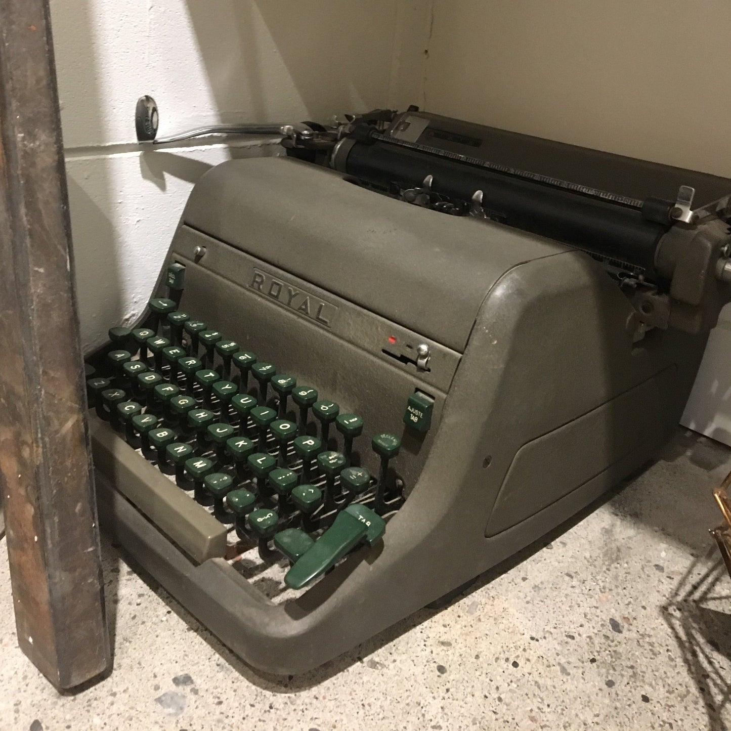 V16